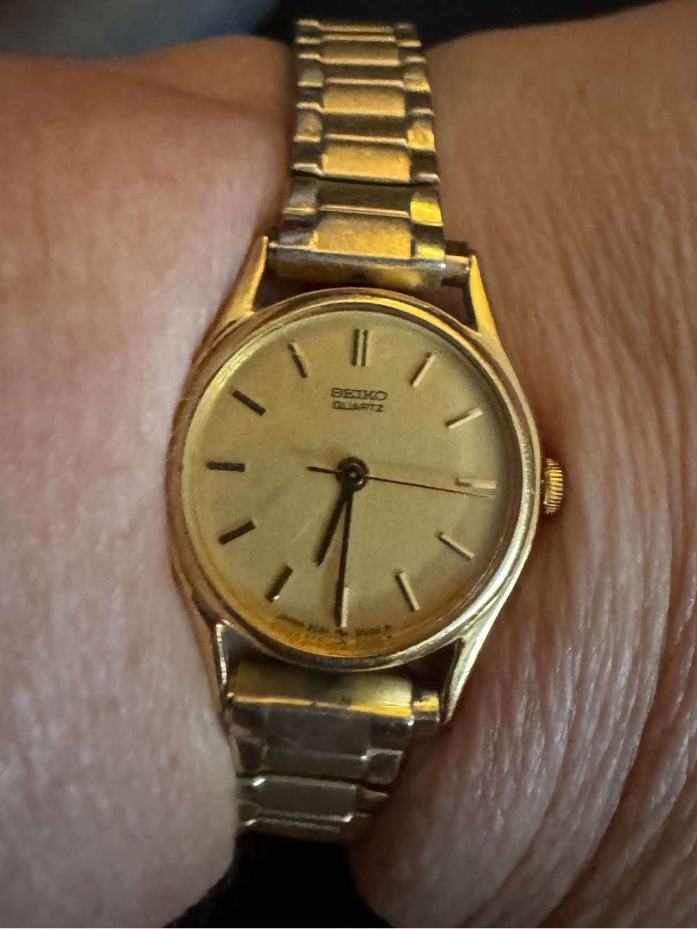 Seiko Gold Tone Ladies Quartz Watch with Gold Dial